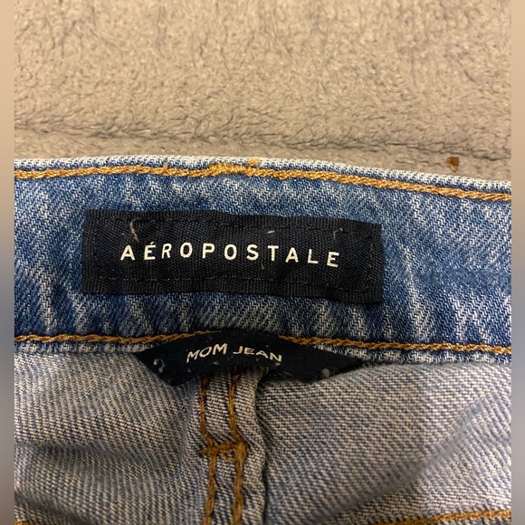 High-Rise Mom Jean - Picture 3 of 3